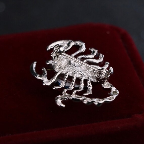 Crystal Scorpion Metal Brooch Pin for Men Badge Lapel Shirt Suit Collar Pin - Picture 3 of 4